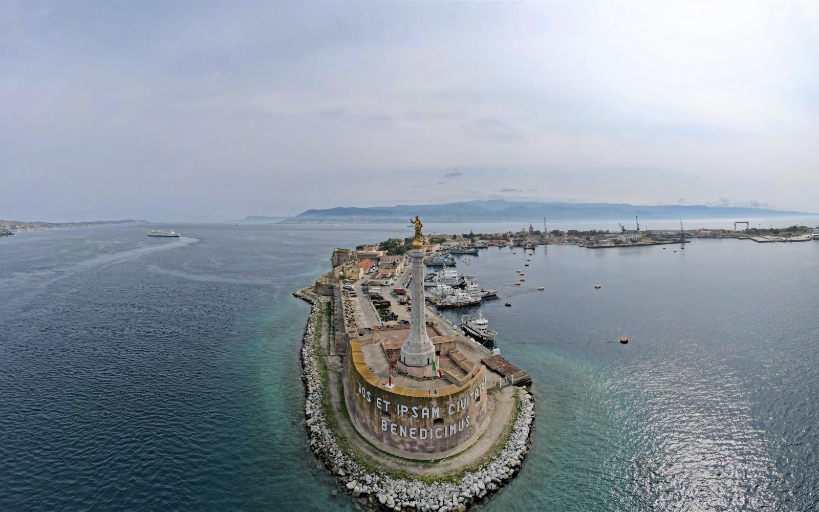 Madonnina porto di Messina