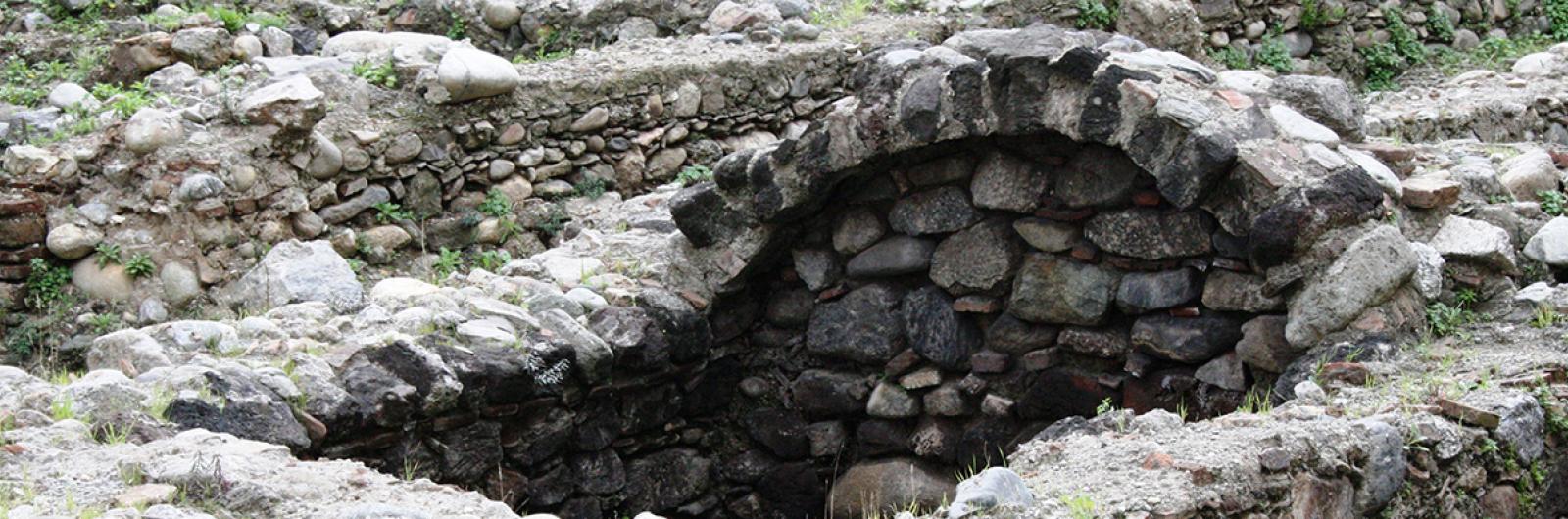 Cortile interno di Palazzo Zanca, area archeologica. Tipologie abitative medievali (foto Pippo Lacava)