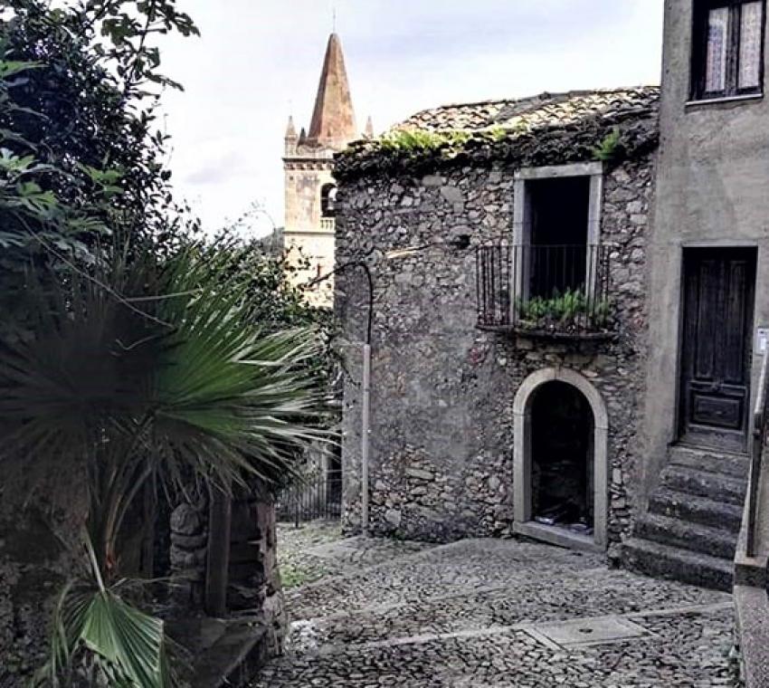 Novara di Sicilia, scorcio