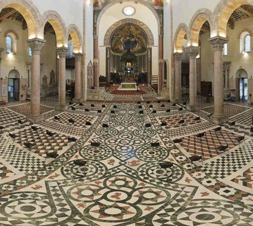 Veduta area dell'interno del Duomo