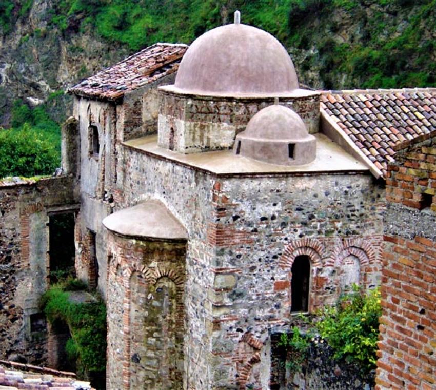 Il Monastero di Santa Maria di Mili a Mili San Pietro