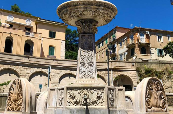 Fontana Falconieri