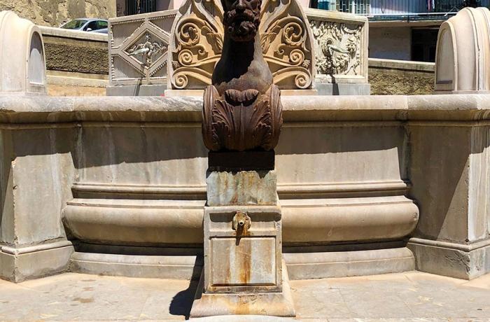 Fontana Falconieri