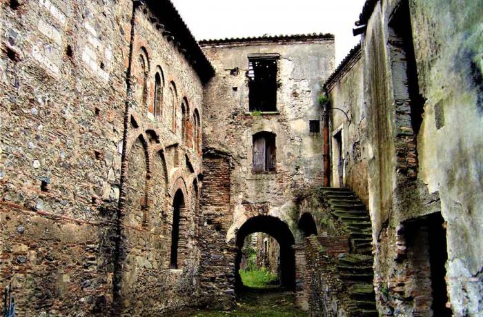 Il Monastero di Santa Maria di Mili a Mili San Pietro