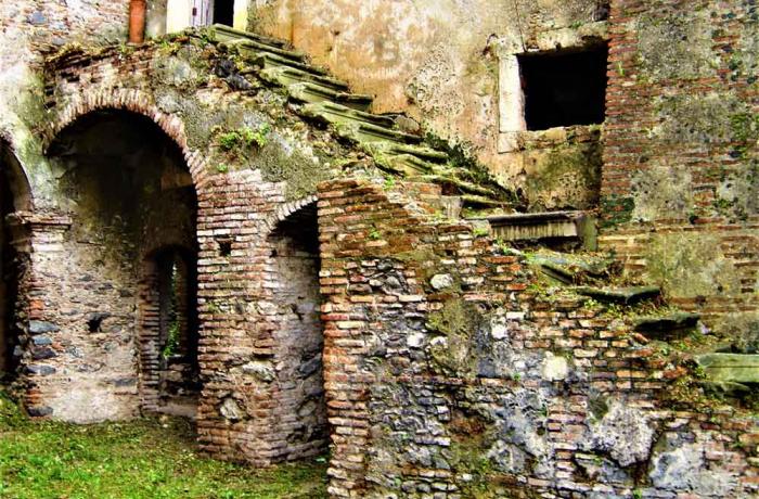 Il Monastero di Santa Maria di Mili a Mili San Pietro