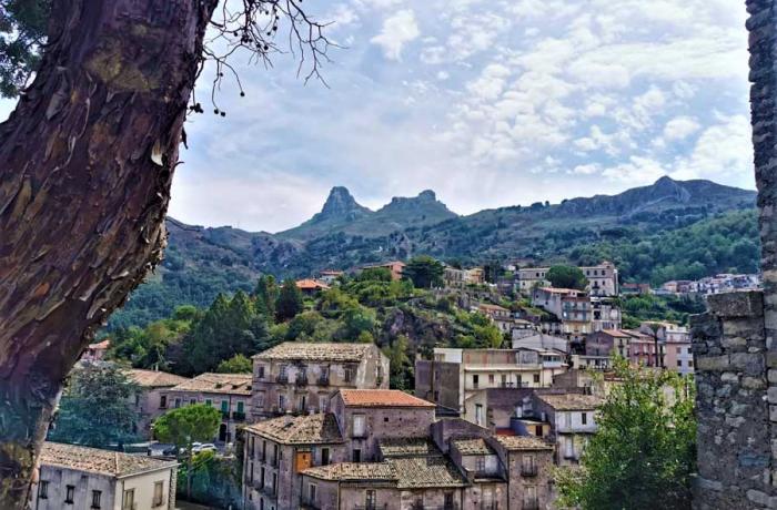 Andar per Castelli nei Peloritani 