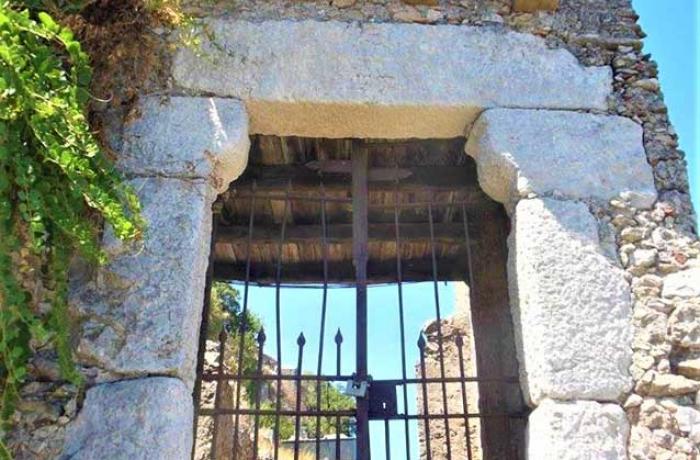 Andar per Castelli nei Peloritani 