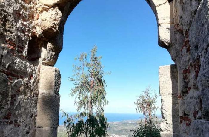 Andar per Castelli nei Peloritani 
