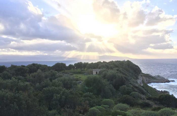 Capo Milazzo, la Chiesa Rupestre di S. Antonino, la Grotta di Polifemo