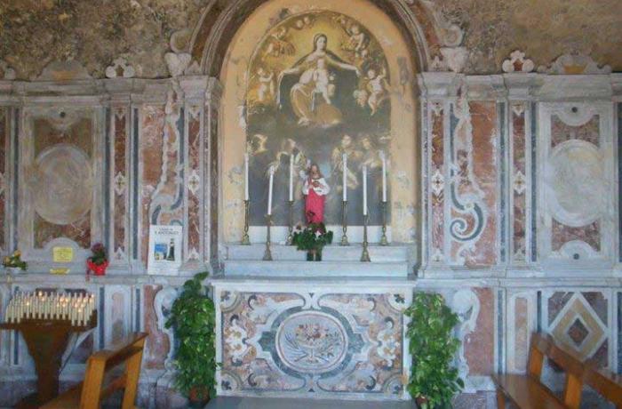 Capo Milazzo, la Chiesa Rupestre di S. Antonino, la Grotta di Polifemo