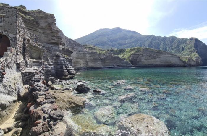 Giro in barca delle Isole Eolie