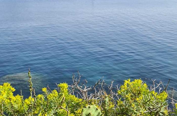 Gita in barca alla scoperta delle grotte e dei faraglioni di Milazzo