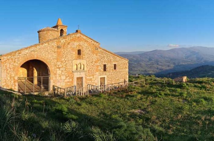 Chiesa-Santuario dei Tre Santi di San Fratello 