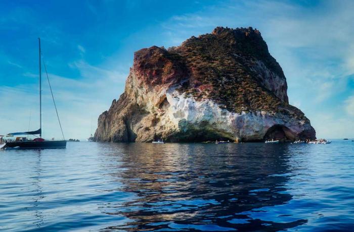 Giro in barca delle Isole Eolie
