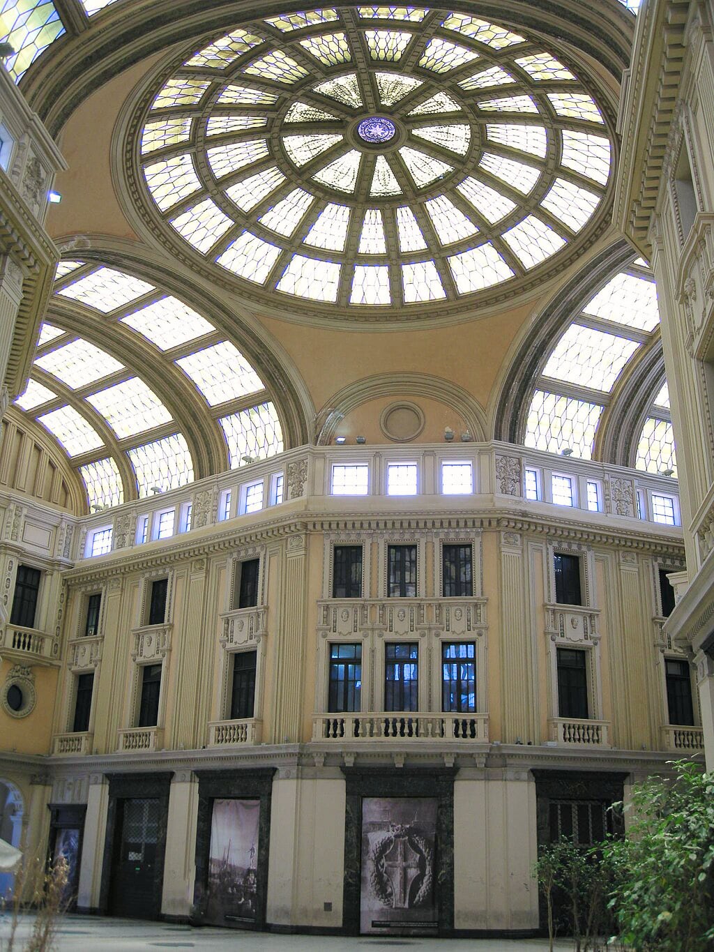 galleria vittorio emanuele messina interni